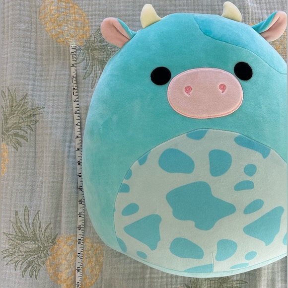 Tuluck Ultra Rare Blue Cow Squishmallow - Picture 7 of 8